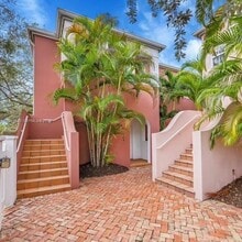 Building Photo - 502 Loretto Ave