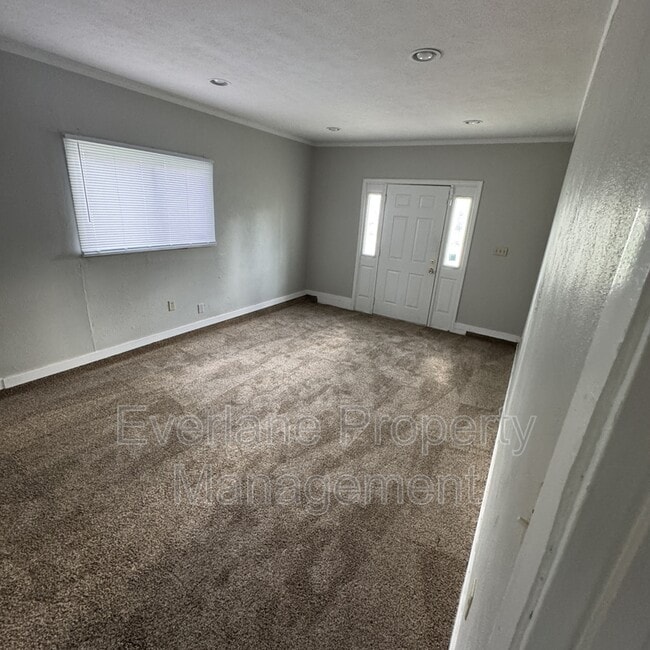 Foto del edificio - 4030 N Catherwood Ave