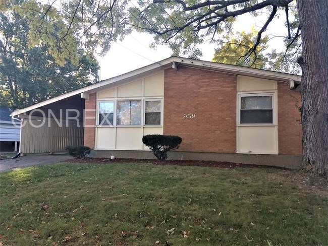 Foto del edificio - 959 Vacationland Dr