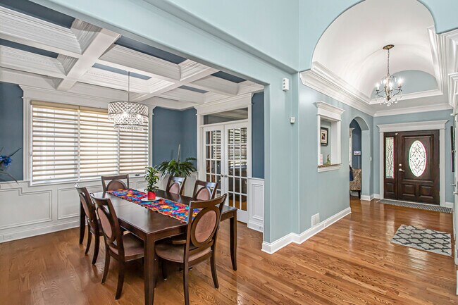 Building Photo - 9743 Oak Park Ave