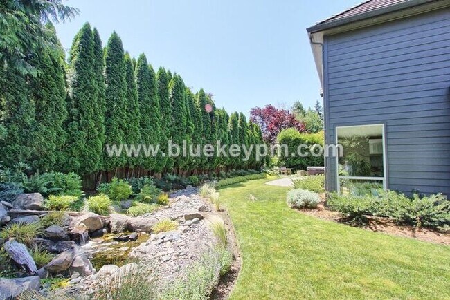 Foto del edificio - 3 Bed, 2.5 Baths Luxury Home Located Near ...