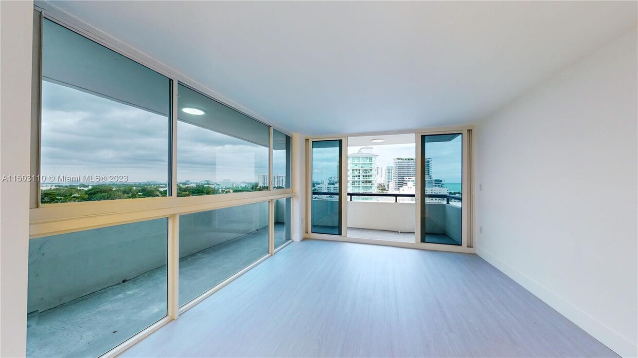 Foto principal - 3200 Collins Ave