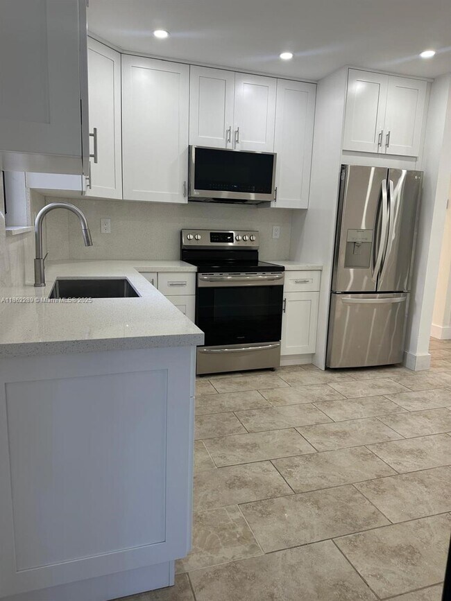 Foto del edificio - 3257 SW 26th St