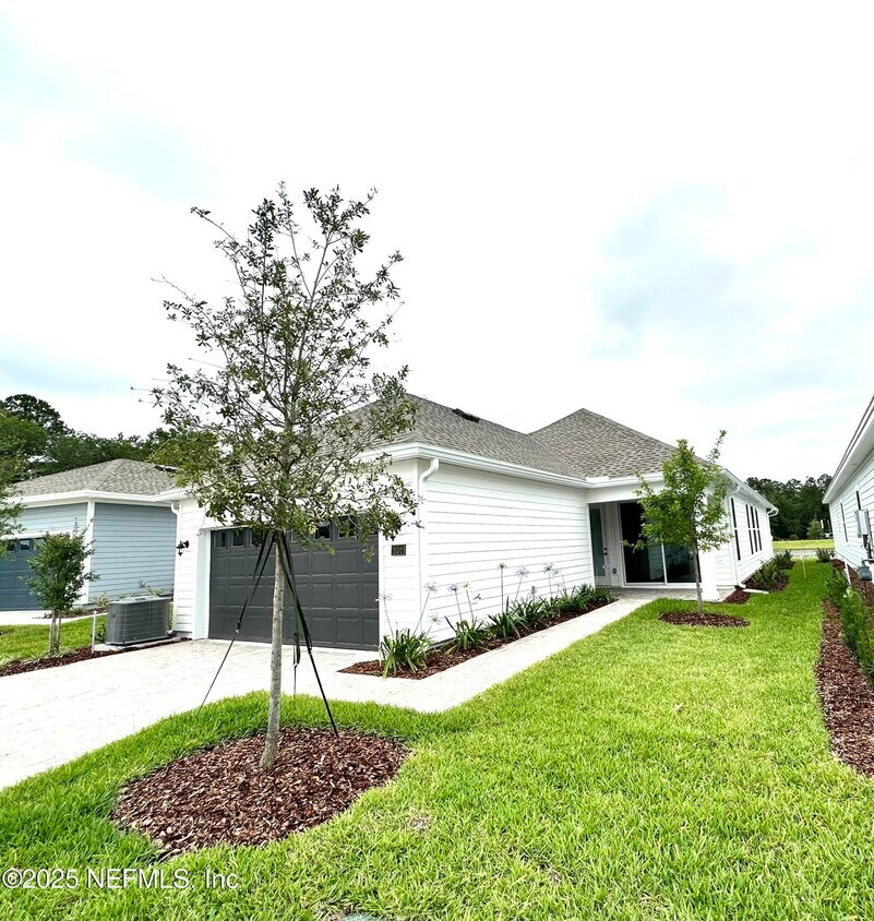 Foto principal - 207 Chalet Ct