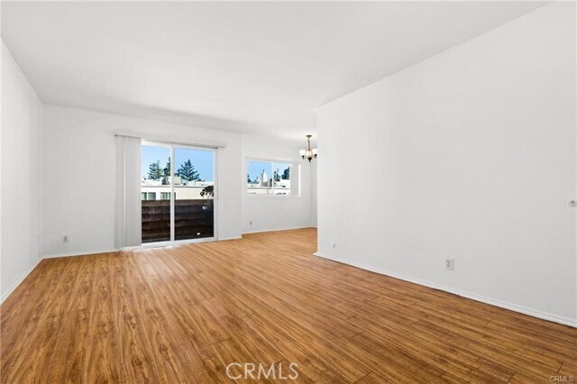 Foto del edificio - 5400 Newcastle Ave