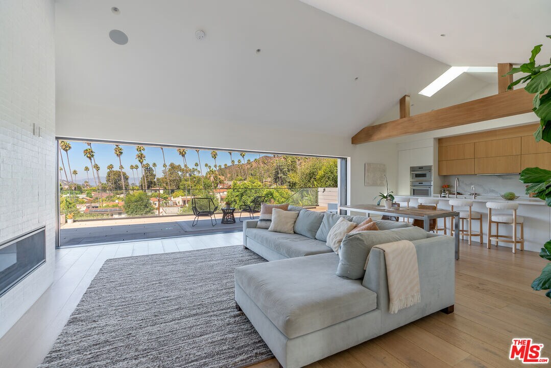 Foto principal - 5265 Dahlia Dr