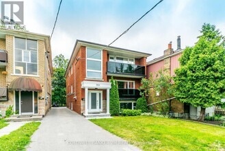 Building Photo - 751-751 Merton St