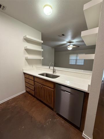 Foto del edificio - 954 E 3rd St