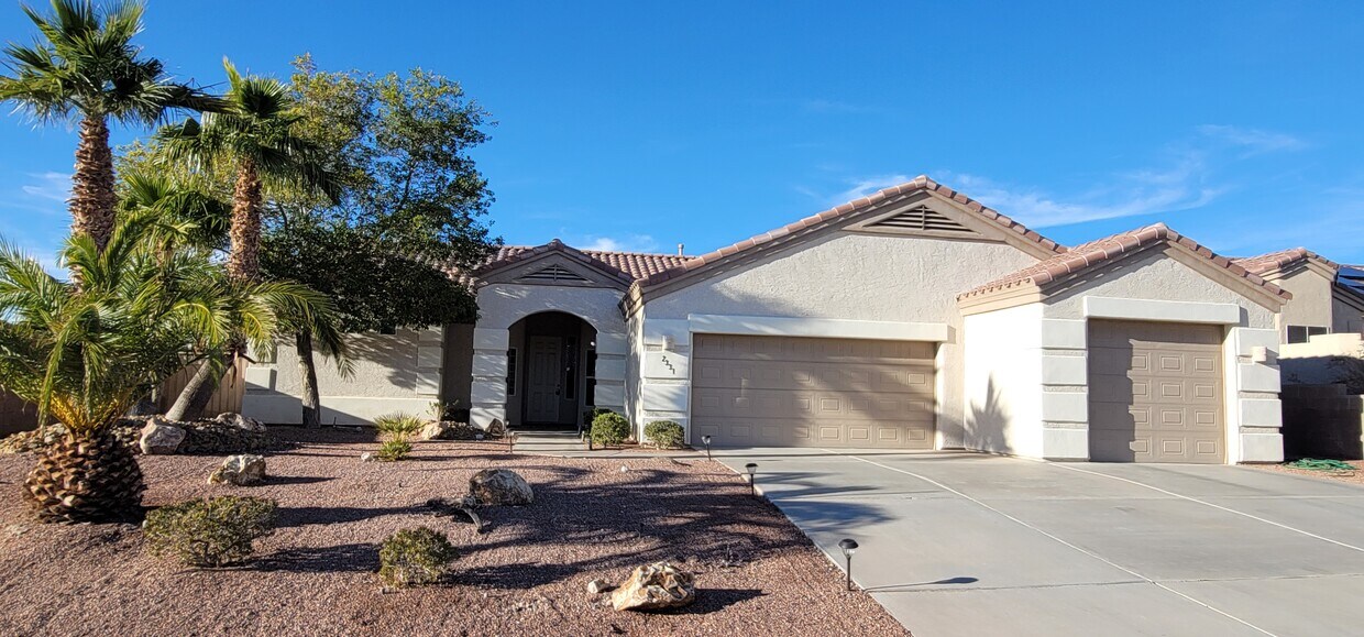 2331 Silverthorne Dr, Bullhead City, AZ 86442 House Rental in