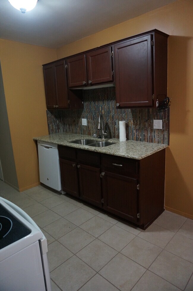Kitchen - 31130 Country Bluff