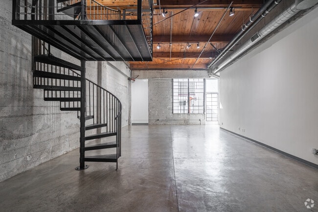 Studio - 1,480SF - Living Space - WM Lofts