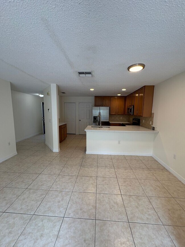 Foto del edificio - For Rent: 3 Bed / 2.5 Bath Townhome in Ash...