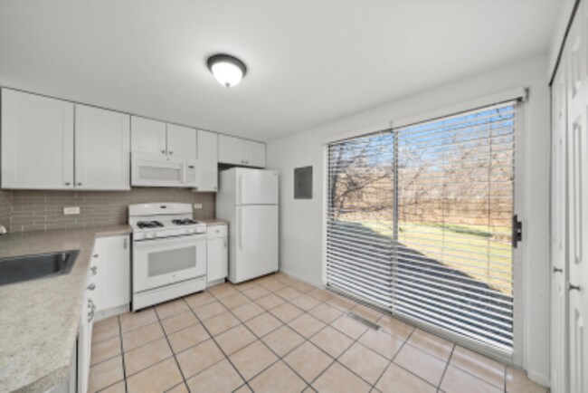 Foto del edificio - 430 Normandie Ln