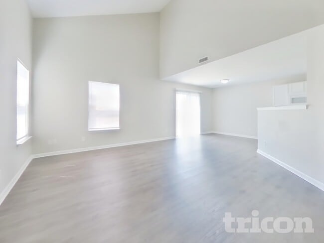 Building Photo - 4518 Redcliff S Ln