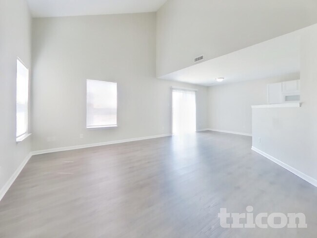 Foto del edificio - 4518 Redcliff S Ln