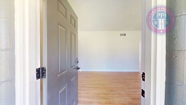 Foto del edificio - Portland's Sought After University Park!!!  Luxury Classic Ranch Style Home, Completely Renovated...