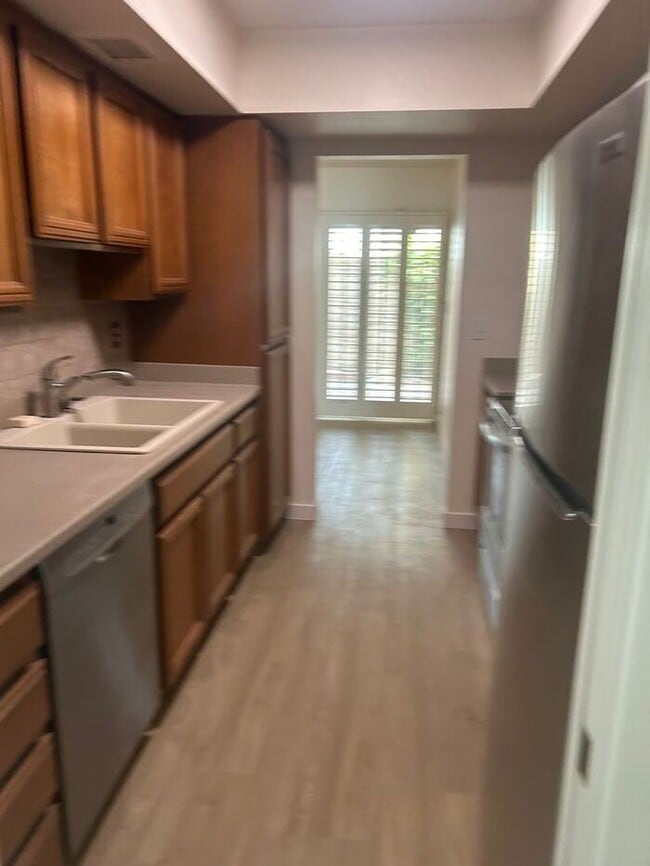 Building Photo - 1136 E Villa Rita Dr