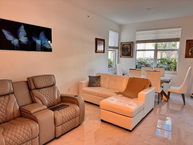 Foto del edificio - 804 E Windward Way