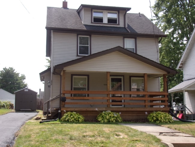 Building Photo - 1216 Edgewood St NE