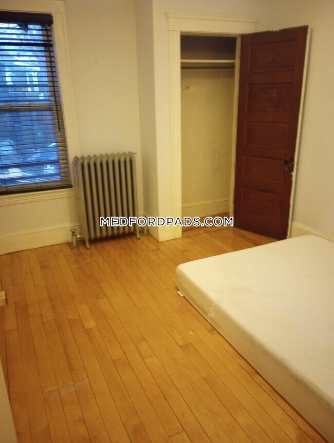 Foto del edificio - 67 Greenleaf Ave