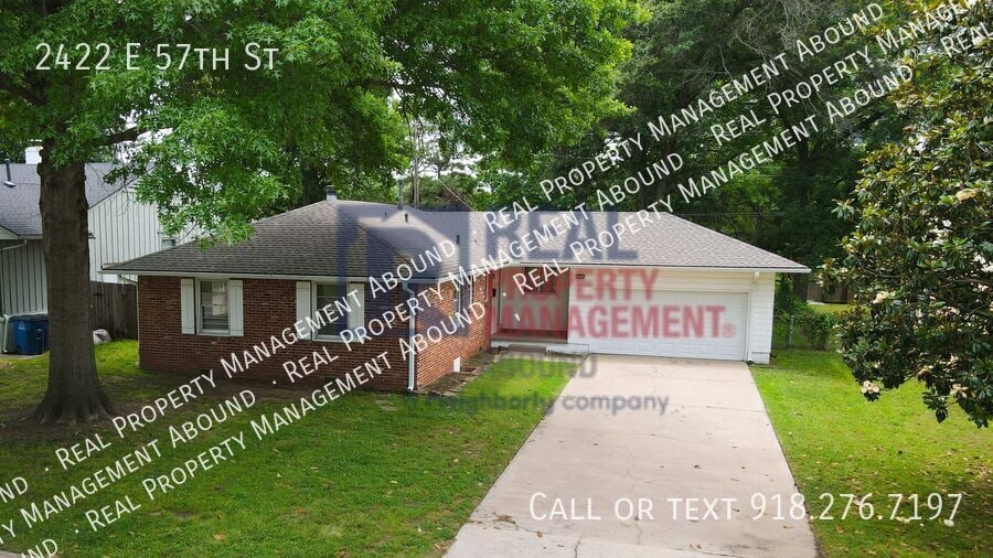 Primary Photo - 2422 E 57th St