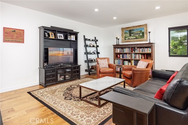 Building Photo - 2860 Zell Dr