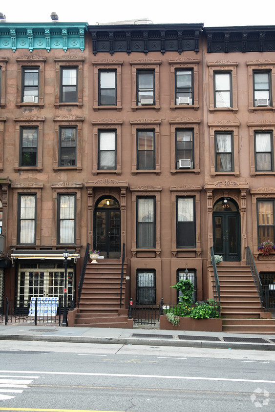 Building Photo - 440 9th St