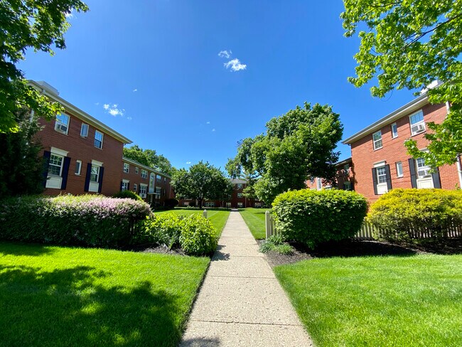 Foto del edificio - University Village