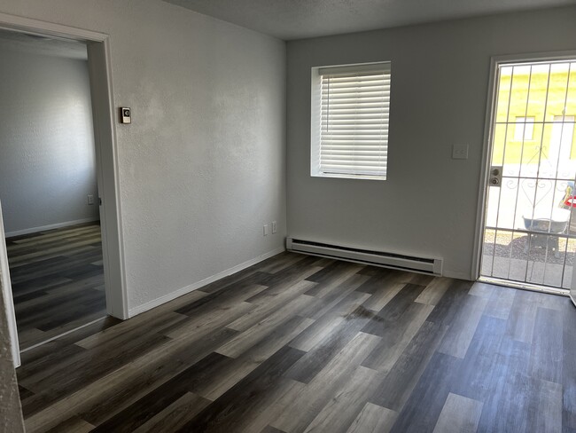 Foto del edificio - 543 N F Ave