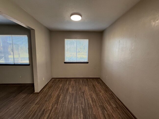 Foto del edificio - 1411 Lazy Brook