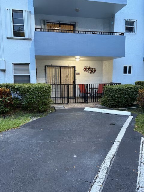 Primary Photo - 2496 SW 17th Ave