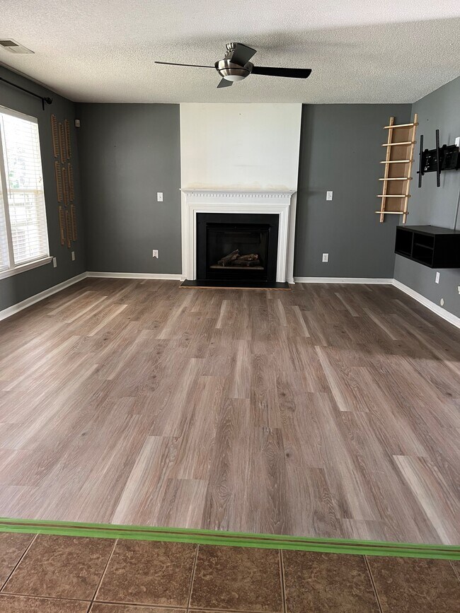 Foto del edificio - 2545 Lassen Bay Pl