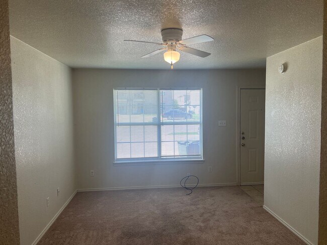 Foto del edificio - 3300 Hereford Ln