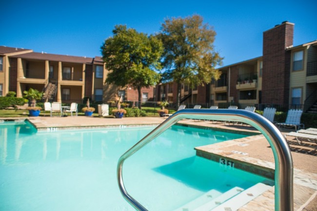 Oak Tree Village Rentals - Lewisville, TX | Apartments.com