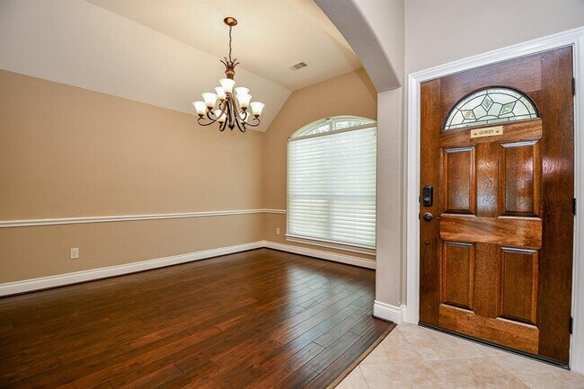 Foto del edificio - 26115 Serenity Oaks Dr