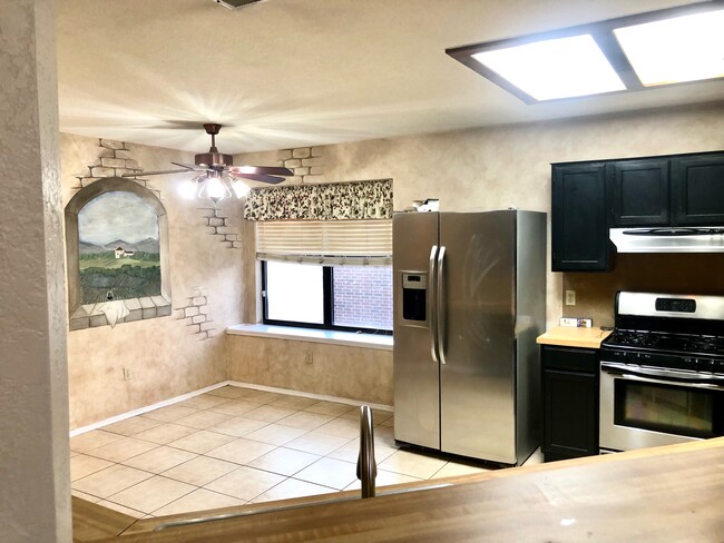 Breakfast Area/Kitchen - 11643 Elmhurst Dr