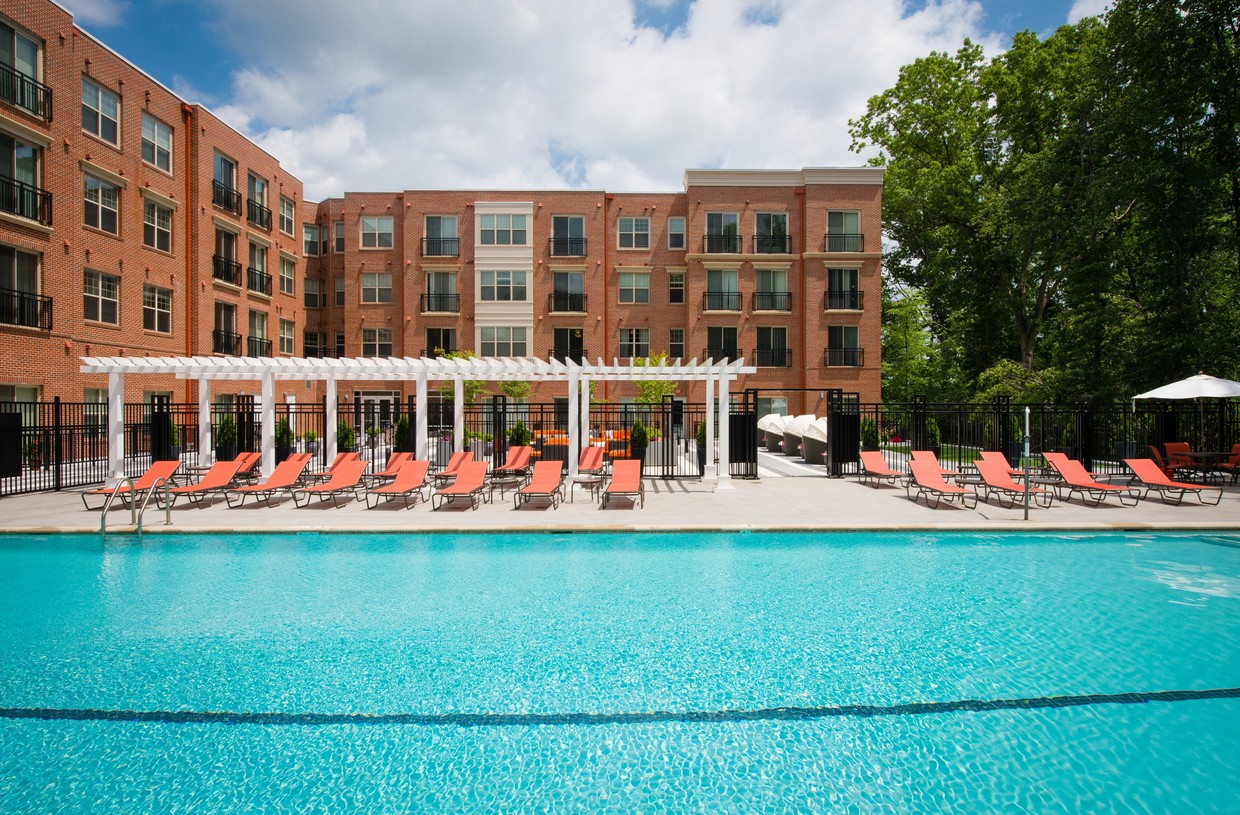 Piscina de agua salada - Spectrum Town Center