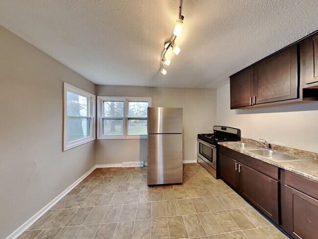 Foto del edificio - 2090 Hillview Rd