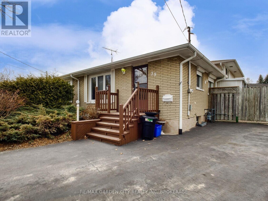 Primary Photo - 38 Cypress St