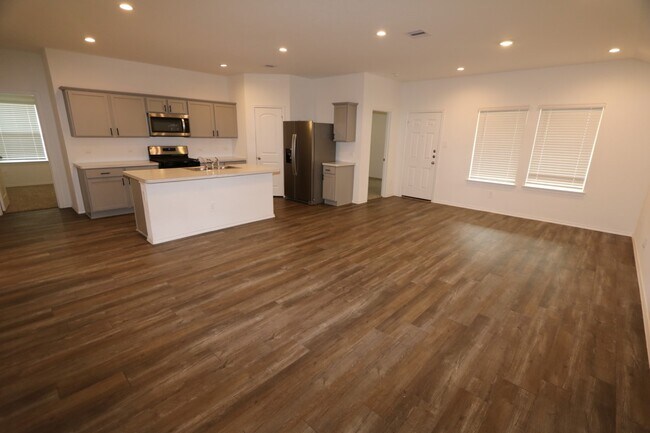 Foto del edificio - 24808 Sugar Pine Cone St