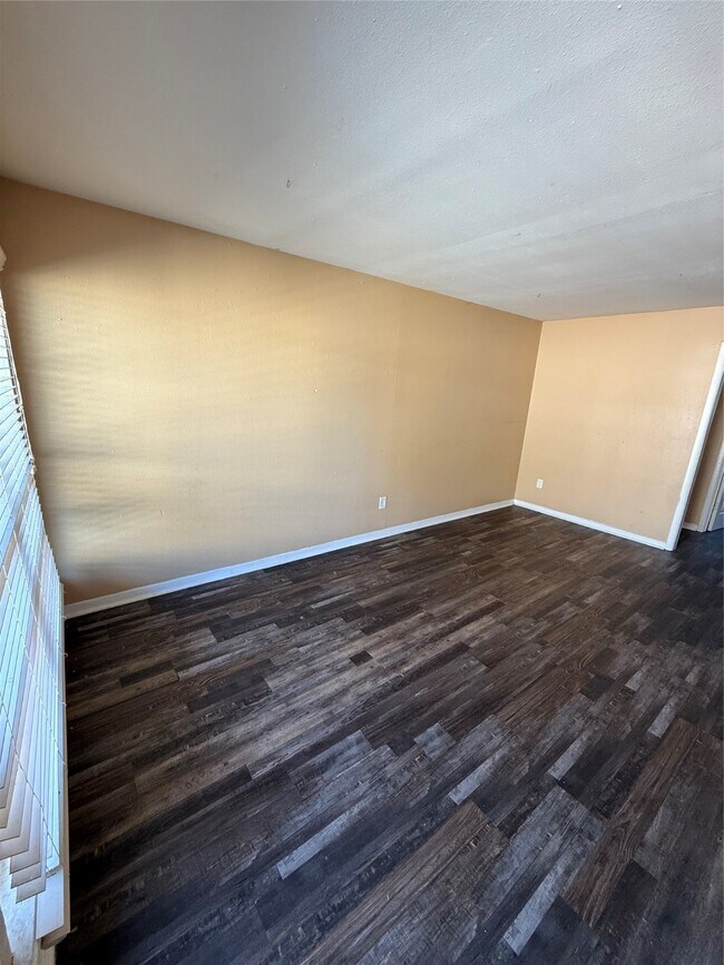 Foto del edificio - 6518 Sloan St