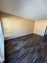 Building Photo - 6518 Sloan St
