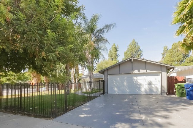 Building Photo - 6801 Sale Ave