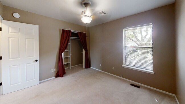 Building Photo - 4510 N Greenvale Cir