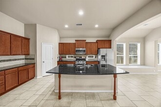 Building Photo - 5615 Glenfield Spring Ln