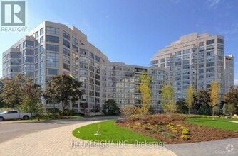 Building Photo - 2067-2067 Lake Shore Blvd W