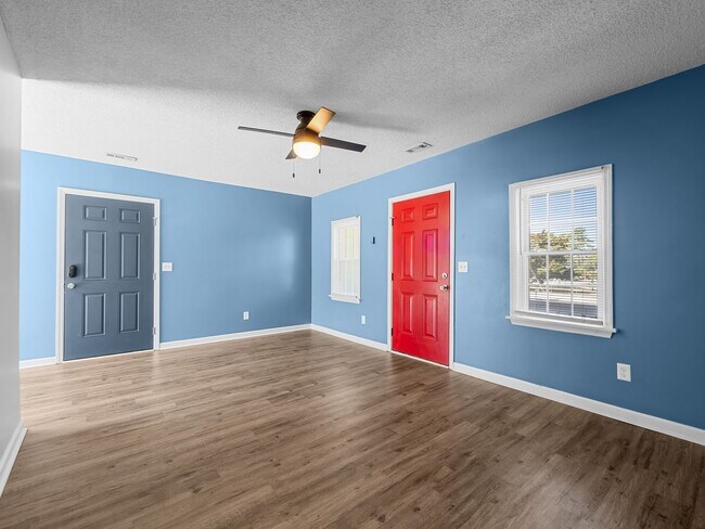 Building Photo - Welcome to Crown Point!