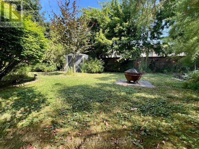 Building Photo - 7253 Thornhill Crescent