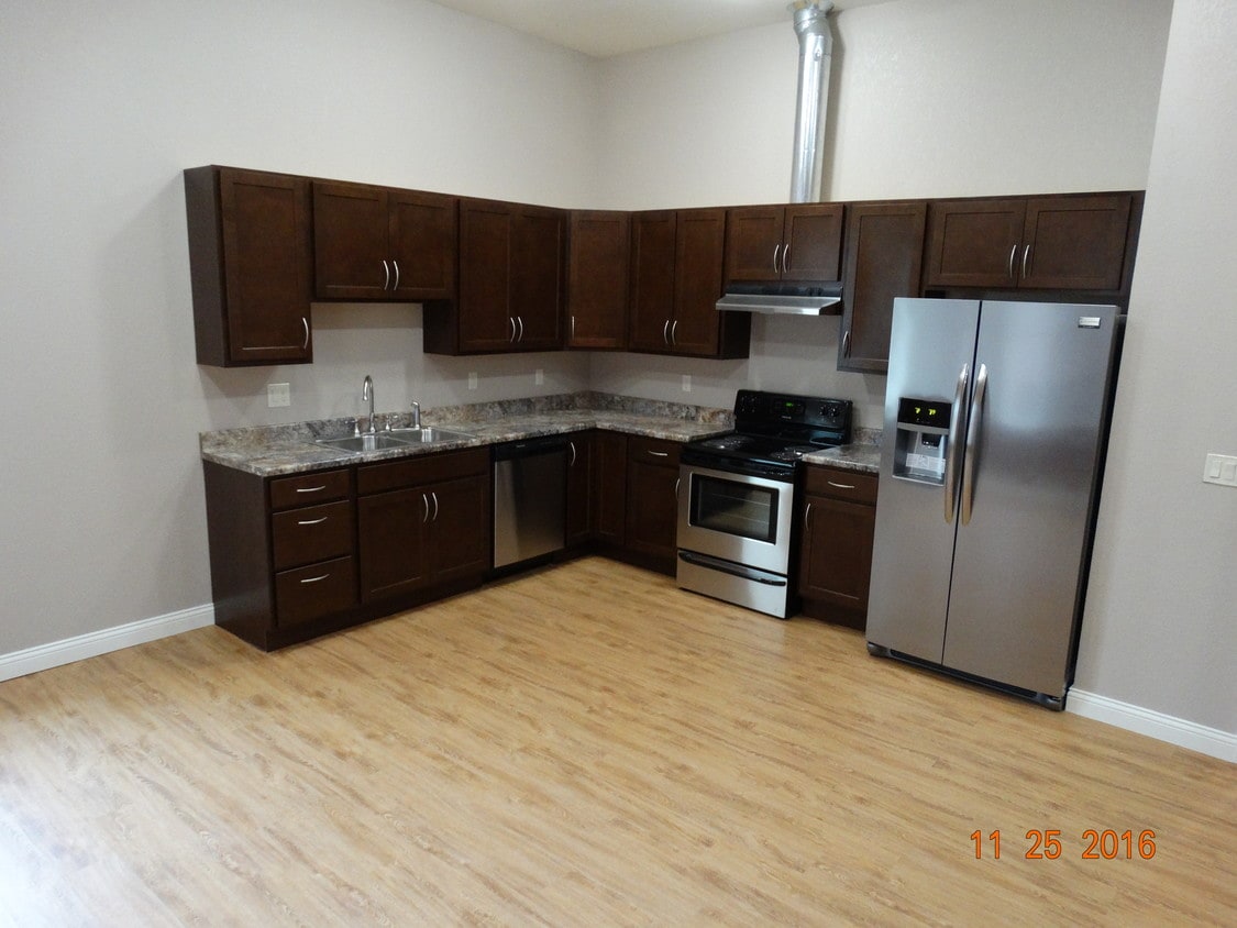 211 2nd St E, Ottumwa, IA 52501 Apartments in Ottumwa, IA