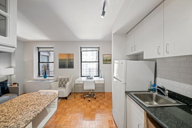 Building Photo - 1 bedroom in New York NY 10019